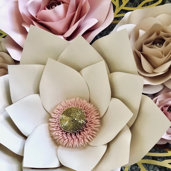 Paper Flower Set - Picture 6 of 8